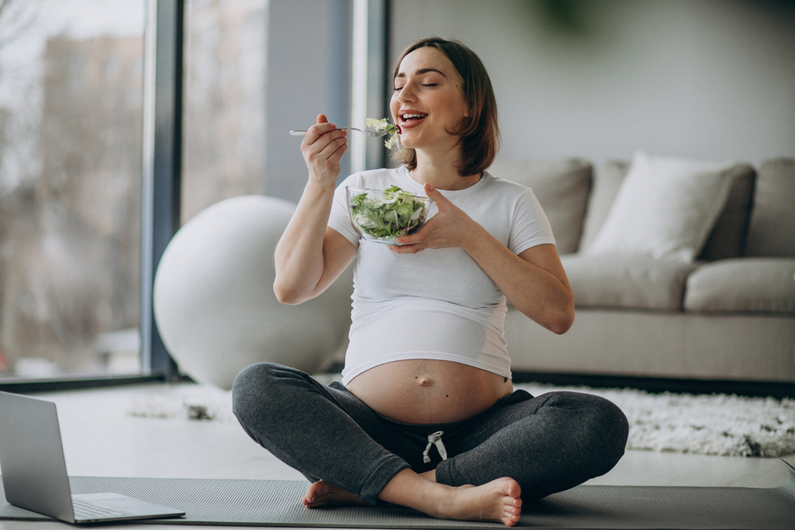 O papel da nutrição no pré-natal como uma alimentação adequada influencia a saúde da mãe e do bebê